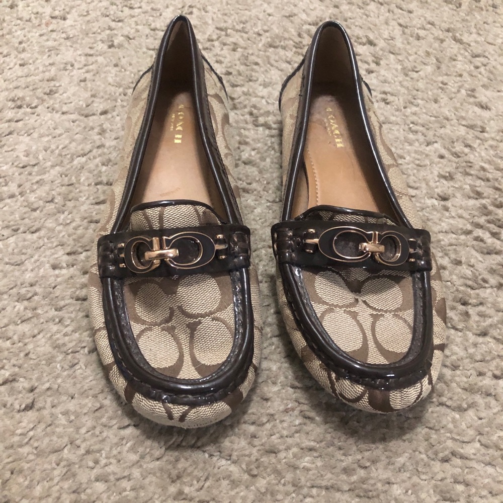 Coach Beige Signature Canvas Loafers with Dark Brown Trim Size 7 Great condi - Picture 2 of 6